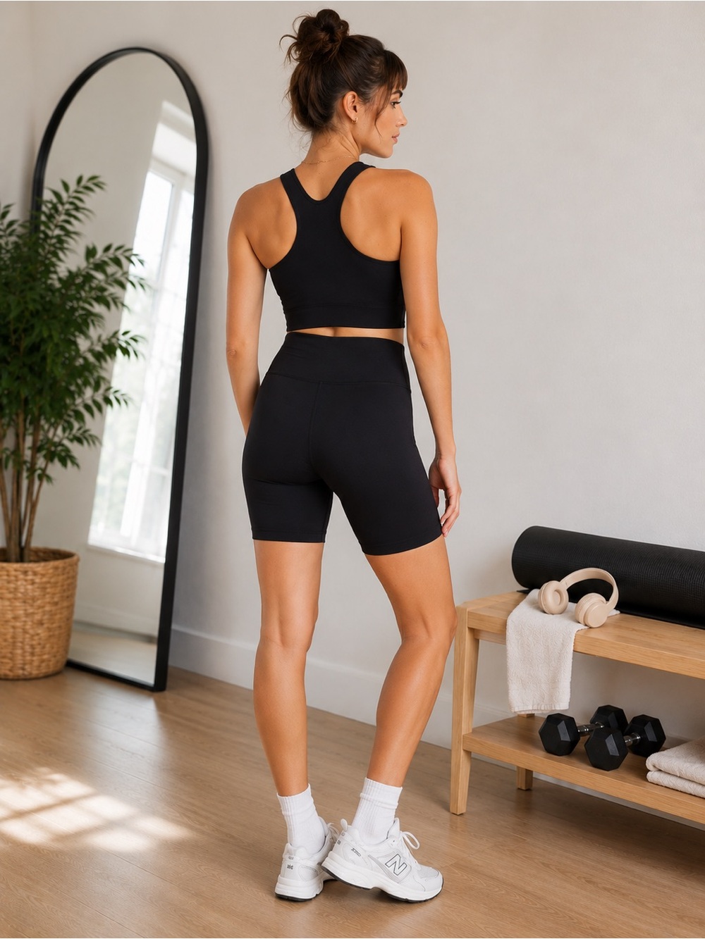 Quince Ultra-Form High-Neck Cropped Tank Top In Black Size XL NWT - Picture 4 of 10
